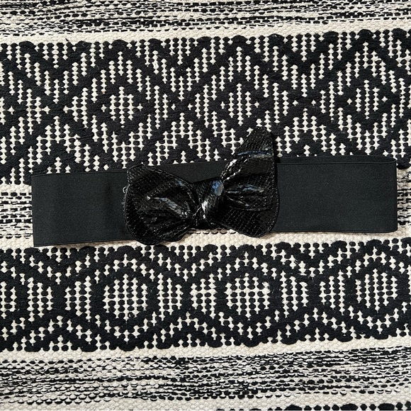 Black Bow waist belt M/L - Picture 1 of 2